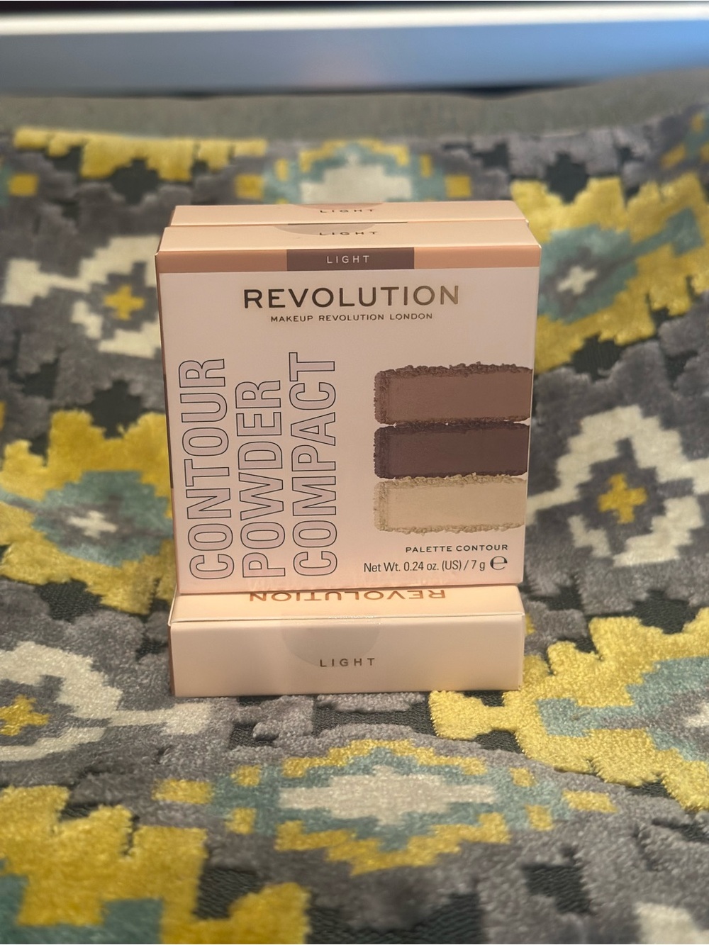 Revolution Contour Powder Compact - Light | Neutral Brown BULK (3) PKS